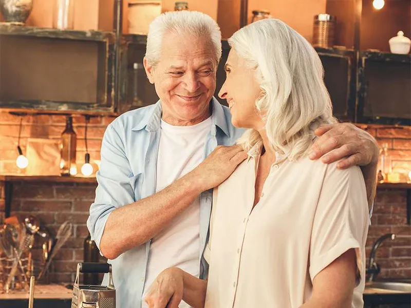 LP-Circle-Insert-Large-Digestive-General-Texas-Couple-smiling-in-kitchen