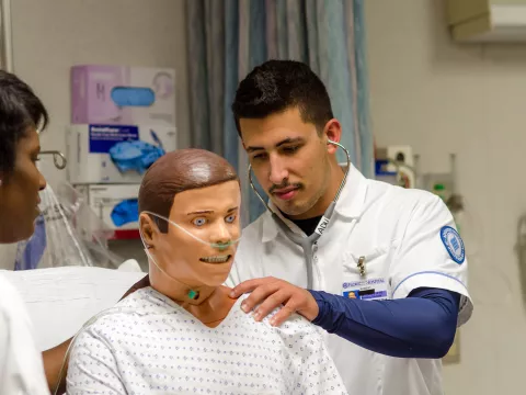 medical students working