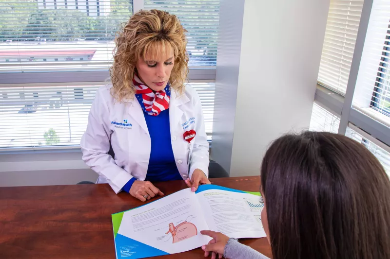 Dr. Sharona Ross with a patient at the Digestive Institute Tampa.