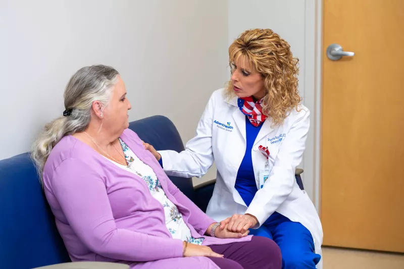 Dr. Sharona Ross with a patient at the Digestive Institute Tampa.