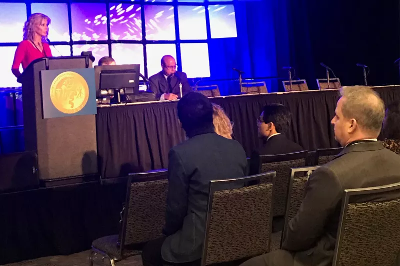 Dr. Sharona Ross giving presentation at the SAGES 2019.